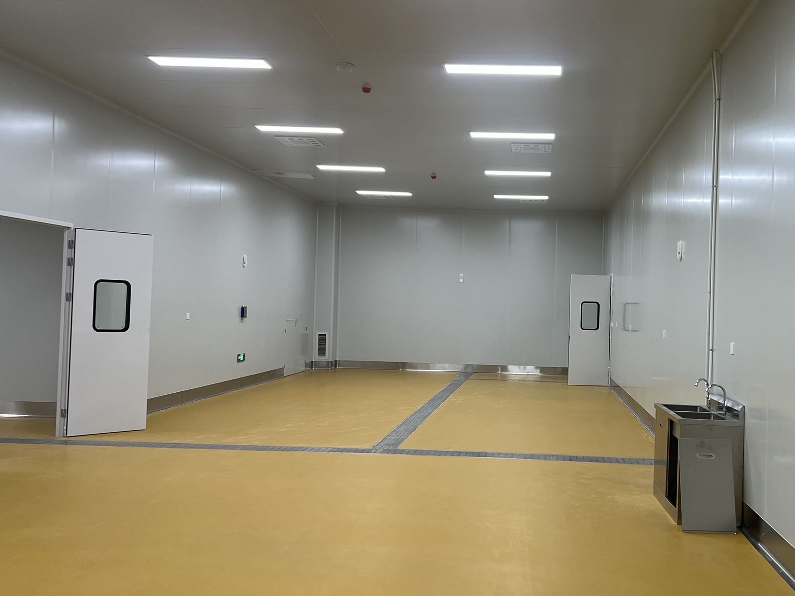 臻味源食品車間凈化板工程案例